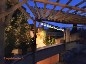 L'Exquishette de Lourmarin, un nid sur les toits.